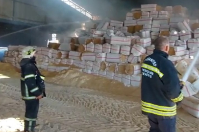 Gaziantep'te saman balyalarının bulunduğu depoda yangın çıktı