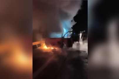 Seyir halindeki minibüs alevlere teslim oldu