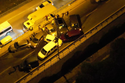 İstanbul Sultanbeyli'de 15 araçlı zincirleme kaza: 5 yaralı