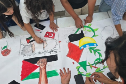 Özgür Filistin'in resmini çizdiler