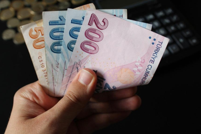 200 liranın değeri 5 dolar oldu! Banknotların değeri düştükçe...