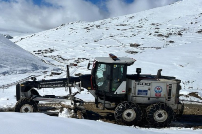 Trabzon'da karla mücadele: Kapanan yollar için çalışma yapılıyor!