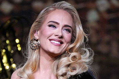 Adele, kısmen sağır kaldığını açıkladı