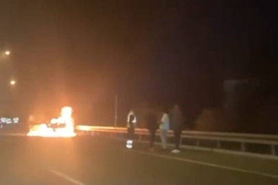 Bursa'da seyir halindeki araç alev topuna döndü