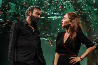 Evrim Alasya ve Kerem Alışık aşklarını gizlemiyor