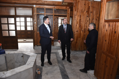 Bursa Yenişehir'deki Tarihi Çarşı Hamamı açılış için gün sayıyor