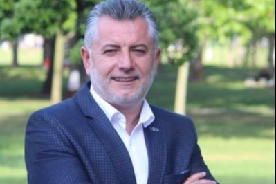 AK Parti Bursa Yıldırım'da İrfan Akkaya yeniden başkan seçildi!