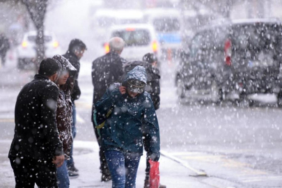 AFAD'dan 13 kente 'turuncu', 25 kente 'sarı' uyarı! Kar, tipi, fırtına...