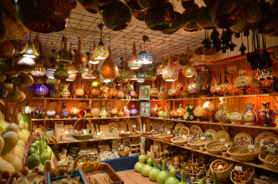 Bursa'da tarlasında yetiştirdiği su kabaklarını dekoratif objelere dönüştürüyor