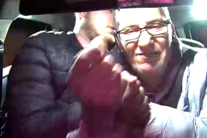 Manisa'da yolcu olarak bindiği taksiciyi bıçaklayarak gasp etmeye çalıştı