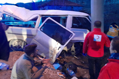 Burdur'da kontrolden çıkan midibüs takla atıp şarampole düştü: 1 ölü