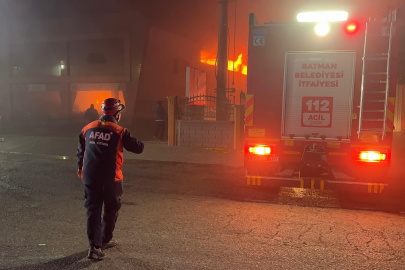 Batman’da mobilya fabrikasında yangın çıktı