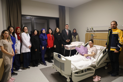 Bursa Büyükşehir’den yılın son ve ilk bebeklerine ziyaret