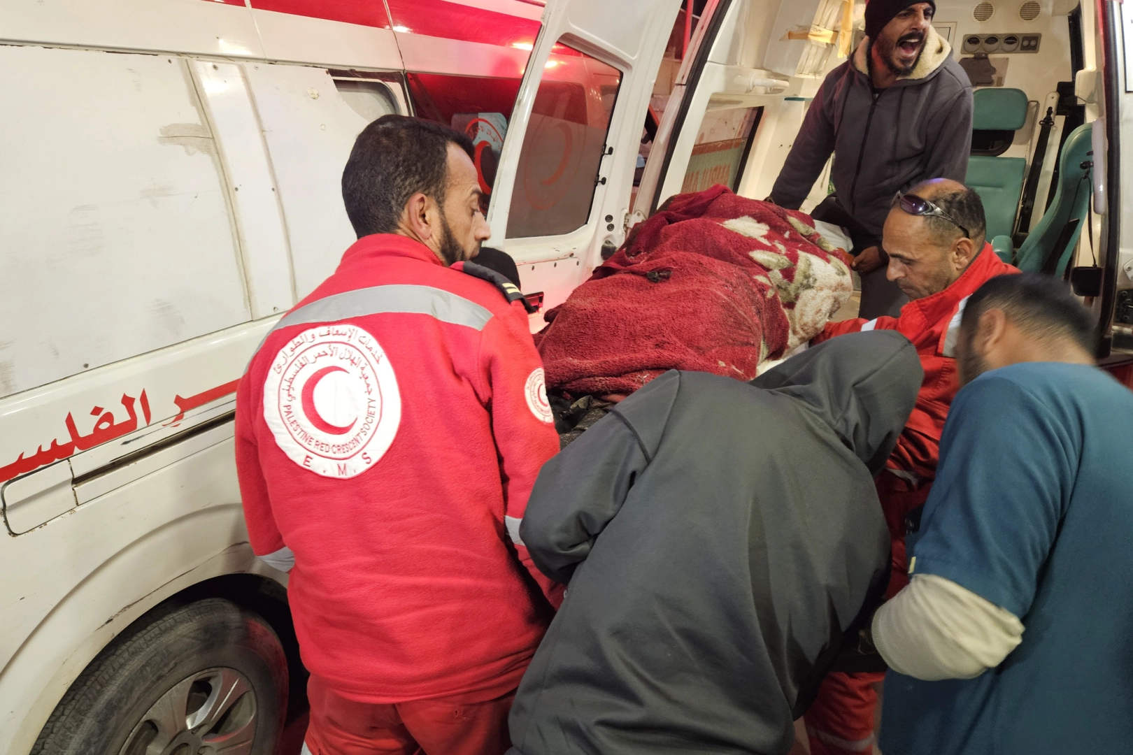 İsrail  Filistinlilerin sığındığı çadırları vurdu!