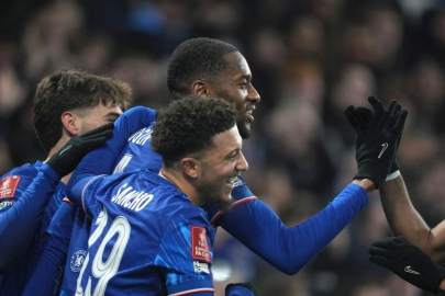 Chelsea kupada turladı