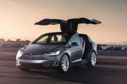 Tesla, ABD'de yaklaşık 240 bin aracını geri çağırdı