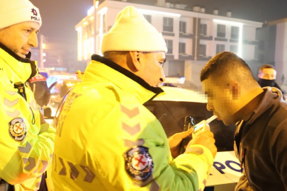 Aksaray'da polisten kaçan sürücü yakalanınca esprileriyle güldürdü