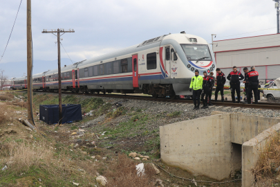 Denizli’de trenin çarptığı adam yaşamını yitirdi