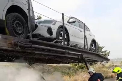 Mersin'de araç taşıma römorkunda yangın çıktı