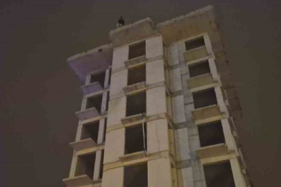 Babasıyla tartıştı, 8. kattan atlamaya kalkıştı!