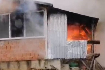 Kastamonu'da alevlere teslim olan prefabrik ev kullanılamaz hale geldi