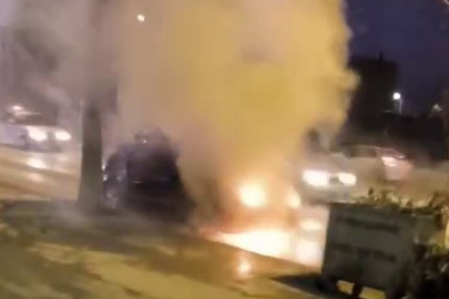 Adıyaman'da seyir halindeki otomobil alev aldı