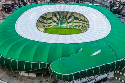 Bursaspor'un stadyumunda isim bir türlü değiştirilmiyor! Düzelt bu yanlışı TFF...