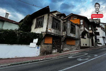 Bursa'nın tarihi caddesinde ölümcül tehlike! Çatısı çöktü: Her an yıkılabilir