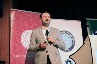 Yeşilay Genel Başkanı Dinç, Bursa'da lise öğrencileriyle buluştu