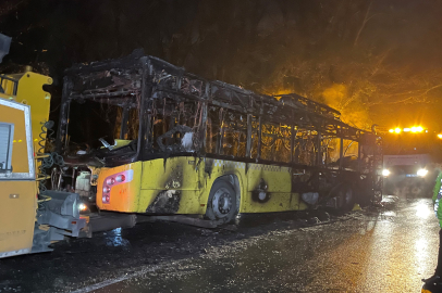 İstanbul  Sarıyer'de İETT otobüsü alev alev yandı