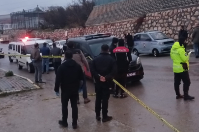 Kocaeli'de bir genç aracında silahla vurulmuş halde ölü bulundu