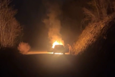 Osmaniye'de seyir halindeki otomobil alevlere teslim oldu