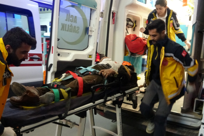 Adıyaman'da  otomobil ile tır çarpıştı: 4 yaralı