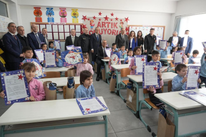 Bursa'da öğrencilerin karne heyecanı!