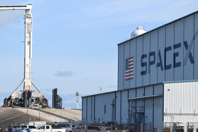 SpaceX'in Starship roketi 7'nci test uçuşunda parçalandı