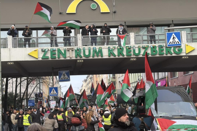 Almanya’da binlerce kişi Filistin için yürüdü