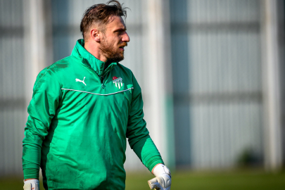 Anıl Atağ tam konsantrasyon!