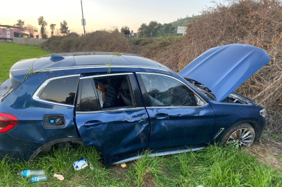 Aydın'da kazaya karışan otomobil tarlaya uçtu: 3 yaralı