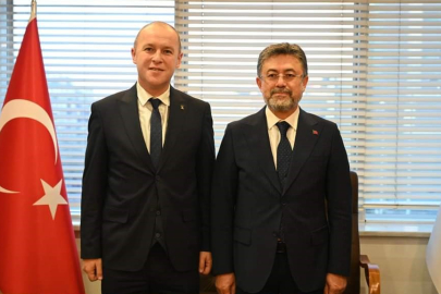 Bursa'da Başkan İleri, Bakan Yumaklı'ya Yenişehir'in isteklerini anlattı