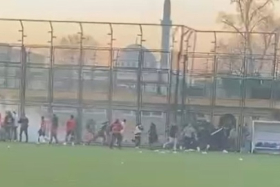Bursa'da taraftarlar rakip takımın futbolcularını darbetti!