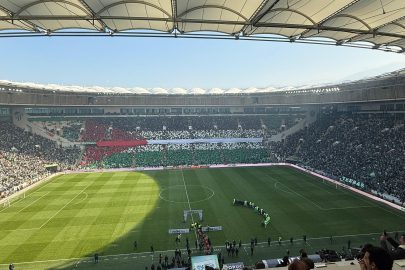 Bursaspor taraftarından Filistin bayrağı koreografisi!