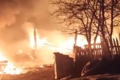 Sinop'ta yangın: 2 ev ve 1 samanlık yandı