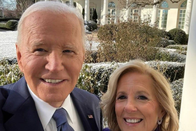Biden'dan veda 'selfie'si! Son mesaj dikkat çekti