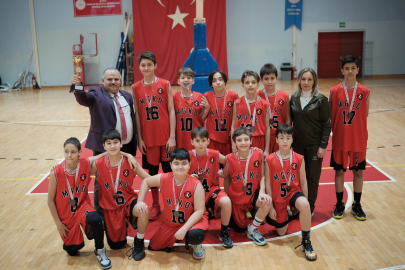 Bursa'nın gururu oldular: 1 günde 3 şampiyonluk...