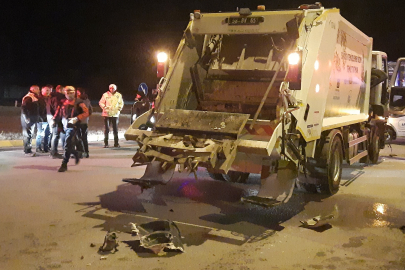 Sivas'ta çöp kamyonu yolcu otobüsüne çarptı, 2 kişi yaralandı