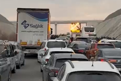 Bursa-İzmir otobanını trafiğe kapatan kaza