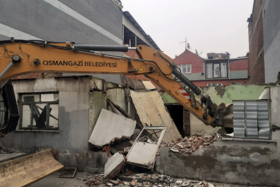 Bursa Osmangazi’de 100 metruk bina yıkıldı!