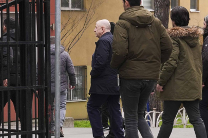 "Cumhurbaşkanına hakaret" suçundan gözaltına alınan Özdağ adliyede