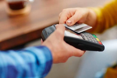 Banka ve kredi kartı harcamaları en fazla hangi sektörde gerçekleşti?