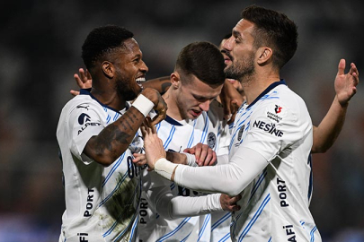 Fenerbahçe, UEFA Avrupa Ligi'nde Lyon'u ağırlıyor